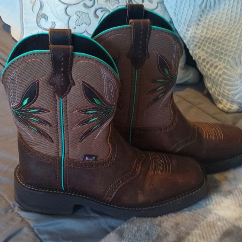 Justin boots size 8